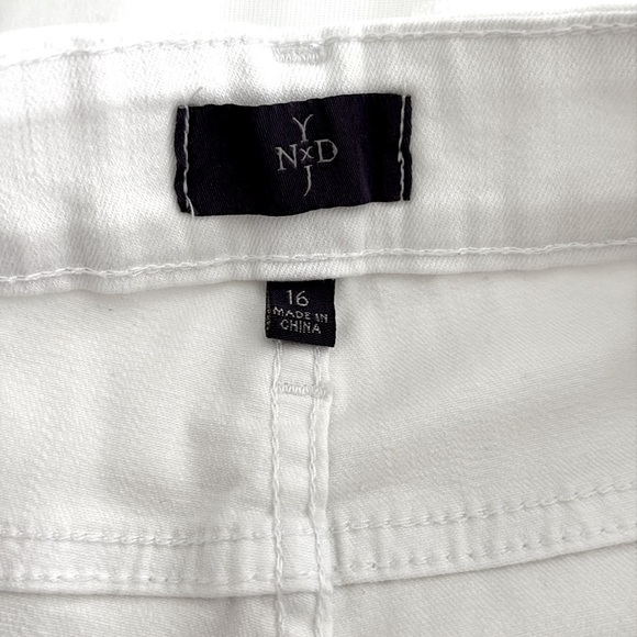 NYDJ White Straight Ankle 5 Pocket Jeans. Stitch Detailing. Size 16 - Picture 5 of 10